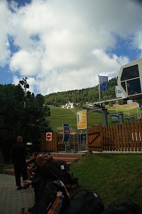 felvonóra várva