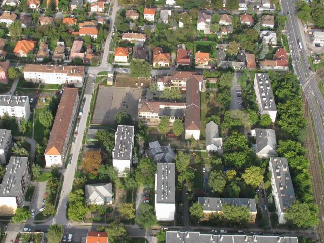 2010 041