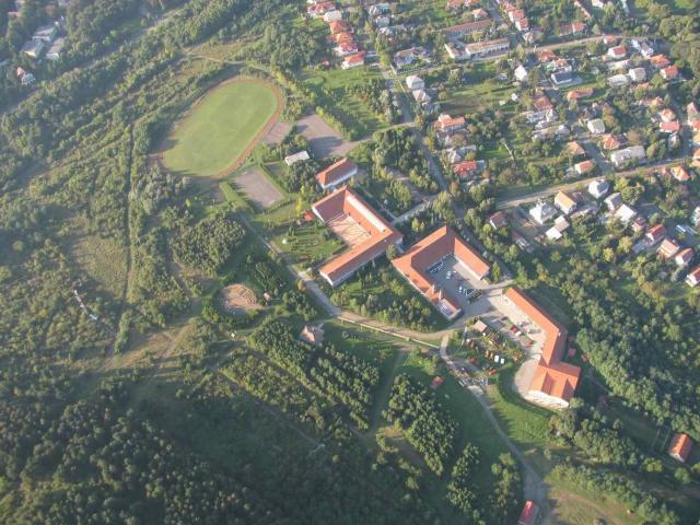 2010 057