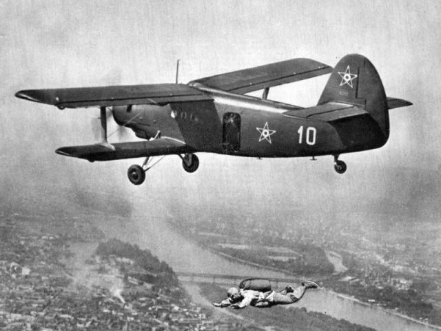 Antonov-An-2-10 (HA-ANA)
