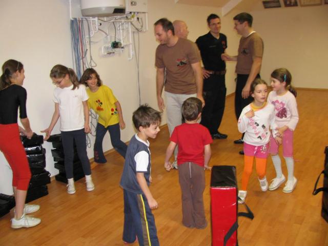2009 008